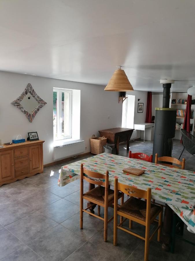 Maison Renovee En Pierres Sejour Spacieux Avec Jardin Et Terrasse Amenagee Pres Omaha Beach & Bayeux A 5Mn De La Mer Tous Commerces Commes المظهر الخارجي الصورة